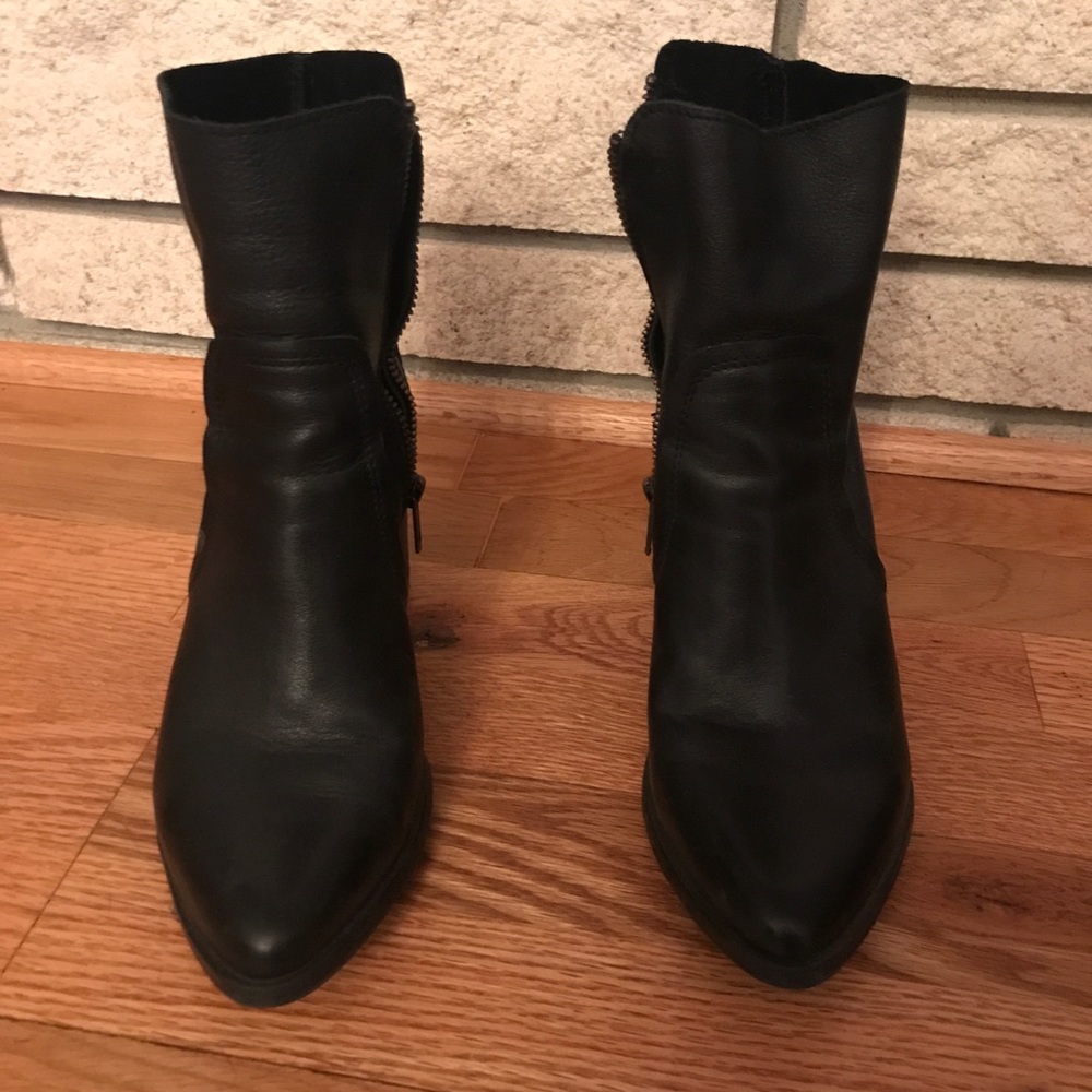 Steve Madden leather booties